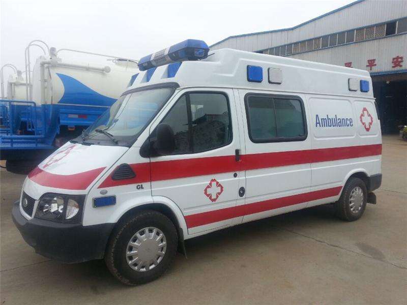 救護(hù)車(chē)和醫(yī)療車(chē)有什么區(qū)別？救護(hù)車(chē)廠家專(zhuān)業(yè)為你解答。01